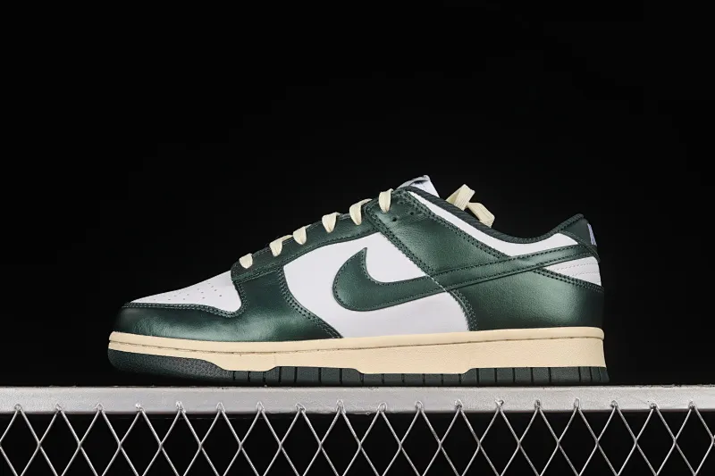 All Categories Nk SB Dunk Series Nk SB Dunk Low Low-top sneakers C version Nk SB Dunk Low "Vintage Green" navy green old SB smashed backboard fashion casual sneakers DQ8580-100